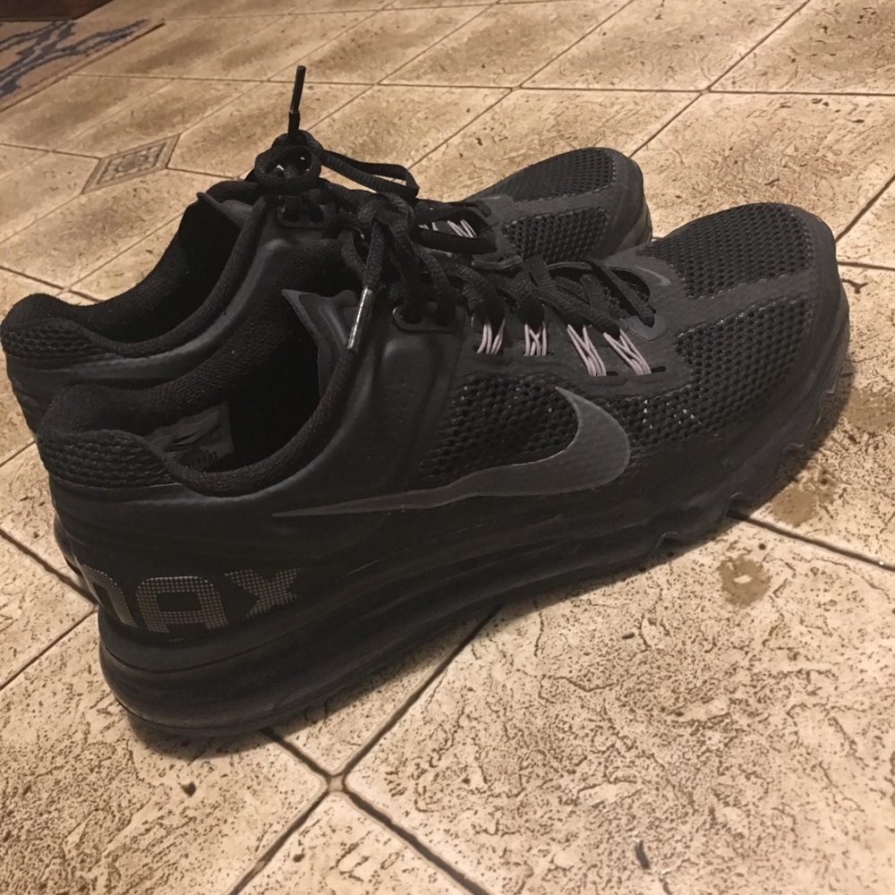 Nike AirMax Black Sneakers